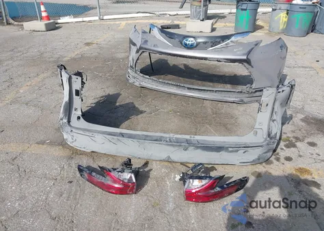 2021 Toyota Sienna Le z USA, uszkodzony, nr VIN 5TDBRKEC0MS073840